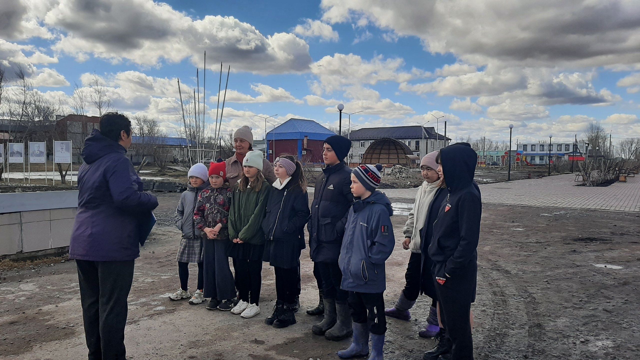 Сегодня, 17 апреля, к нам в гости приезжали &quot;Юные туристы&quot; из Маршихинской СОШ.