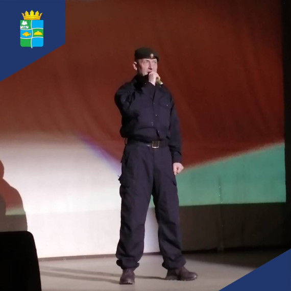 30 марта в Макушинском районном Доме культуры прошла встреча-концерт с воином интернационалистом, исполнителем и автором патриотической песни Евгением Папуловым. 30 марта в Макушинском районном Доме культуры прошла встреча-концерт с воином интернационалистом, исполнителем и автором патриотической песни Евгением Папуловым.
