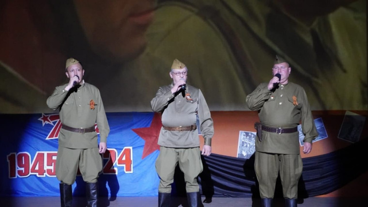 9 мая в Районном Доме культуры прошел праздничный концерт "Память поколений". 9 мая в Районном Доме культуры прошел праздничный концерт "Память поколений".