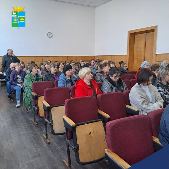 В Макушинском муниципальном округе состоялась встреча депутата областной Думы Олега Логинова с населением.