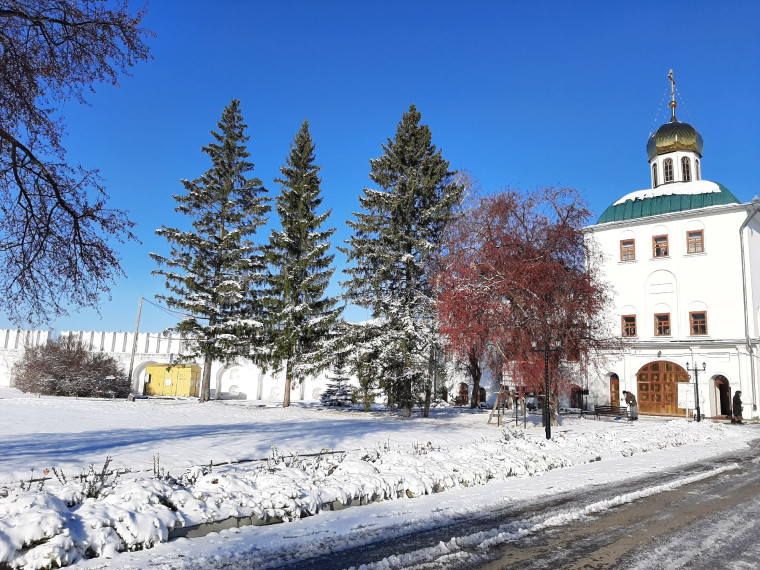 25-26 октября, группа активистов Макушинского Совета ветеранов посетила Далматовский монастырь.