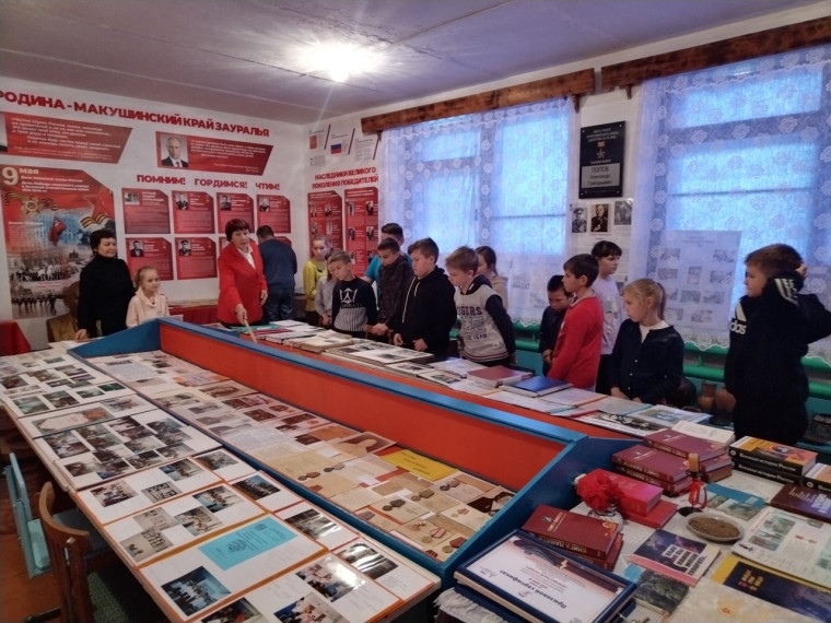 31 октября ребята РДК из объединений «Юный турист» и «Чудесники» побывали сразу в двух местах Макушинского муниципального округа.