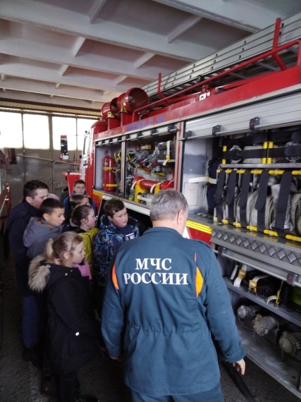 8 ноября ребята РДК из объединения «Юный турист» побывали на экскурсии в пожарной части.